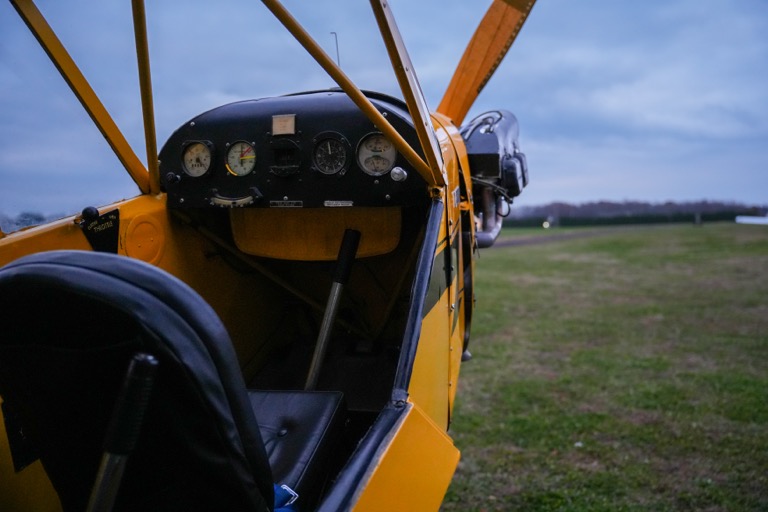 Piper J-3 Cub cockpit